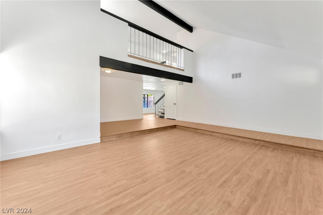 4737 Mountain Valley Road Las Vegas, NV 89121 - Photo 8 of 42 Gallery Image 8