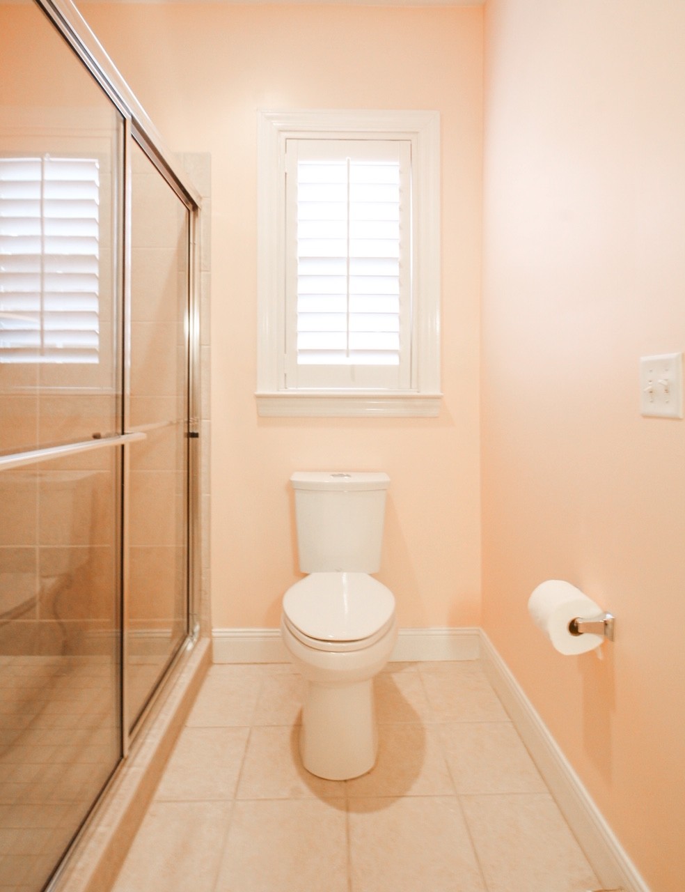 4840 Redcastle Ridge Nashville, TN 37211 - Photo 12 of 37 a bathroom with a toilet and a shower