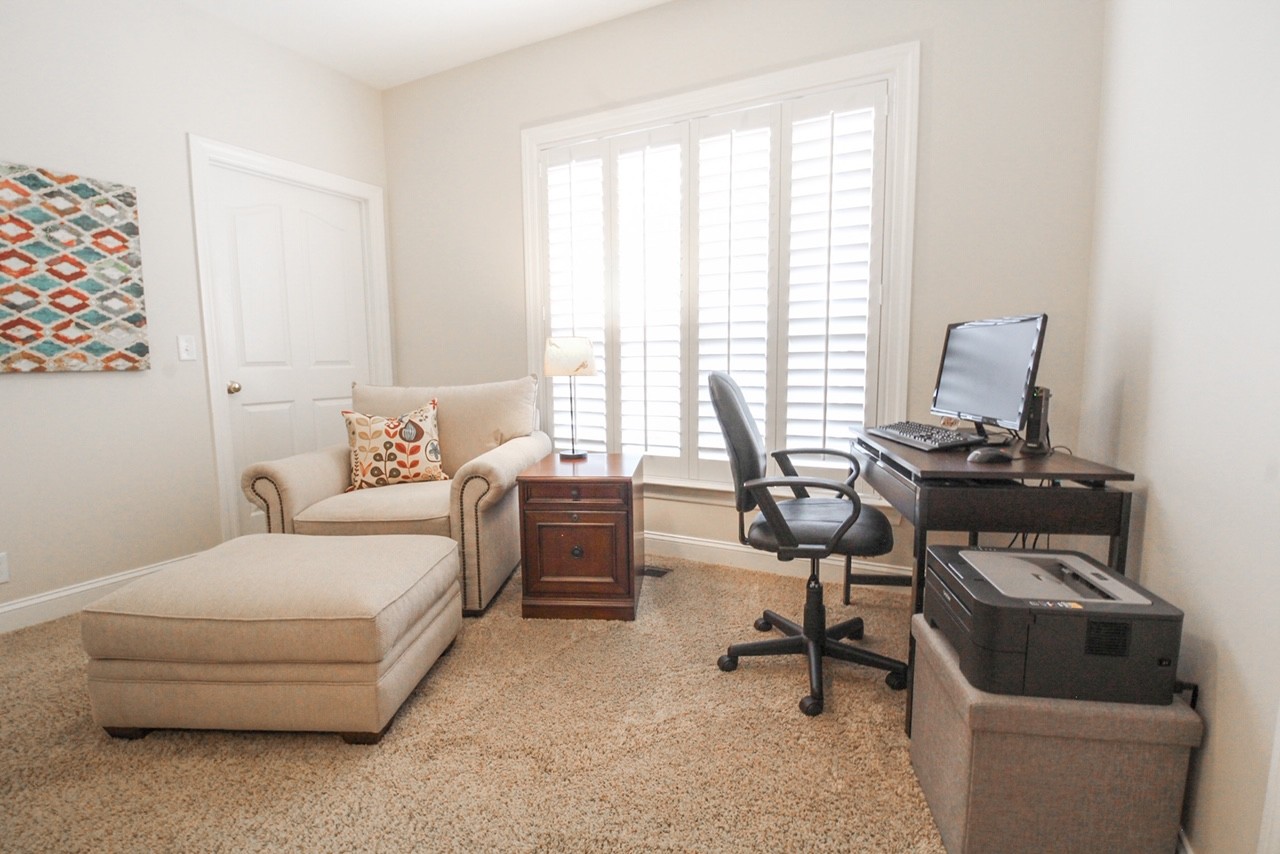 4840 Redcastle Ridge Nashville, TN 37211 - Photo 15 of 37 a living room with furniture and a window