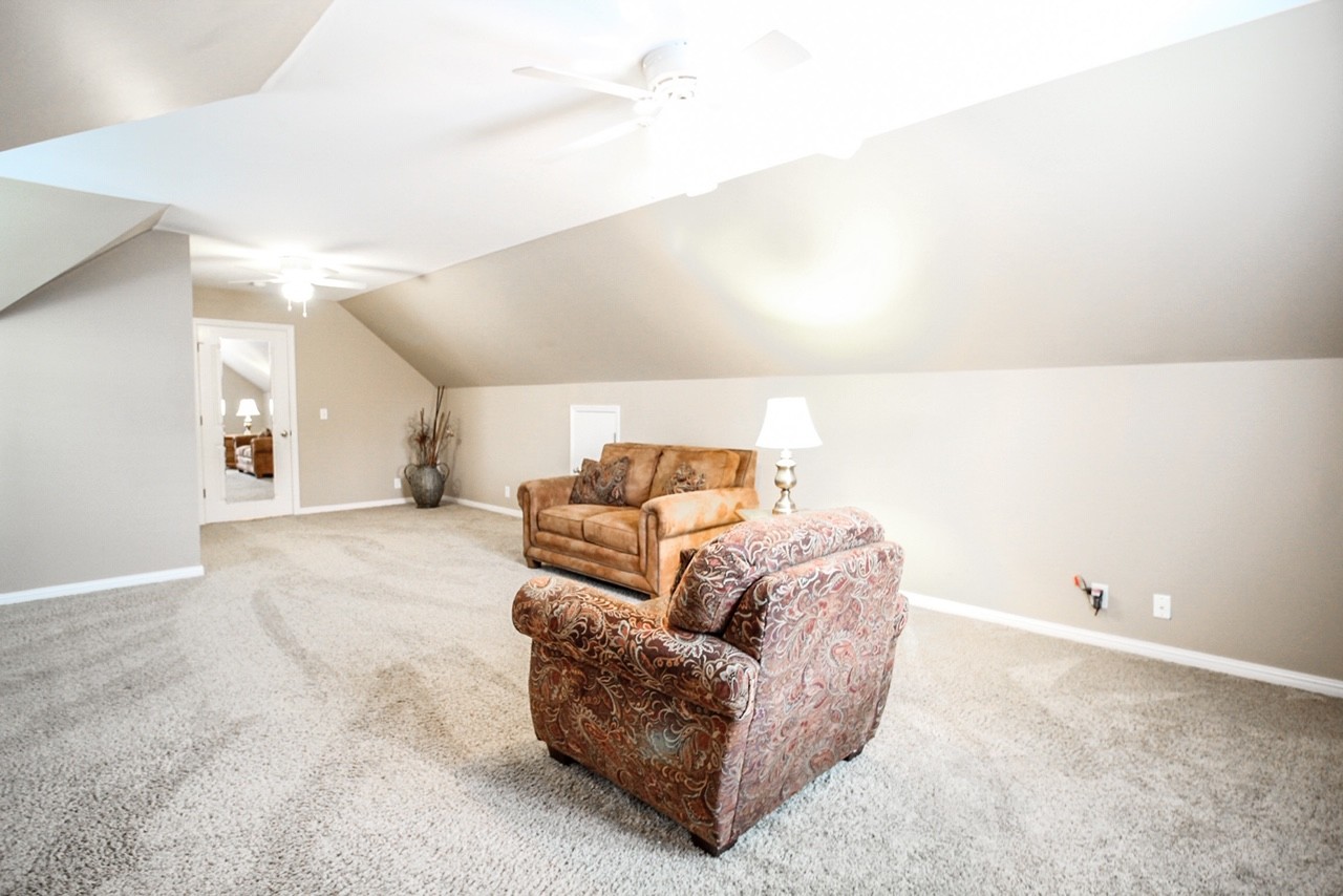 4840 Redcastle Ridge Nashville, TN 37211 - Photo 23 of 37 a living room with furniture and a couch