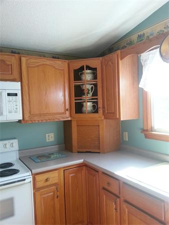 13 Mayfield Road Auburn, MA 01501 - Photo 9 of 20 Gallery Image 9