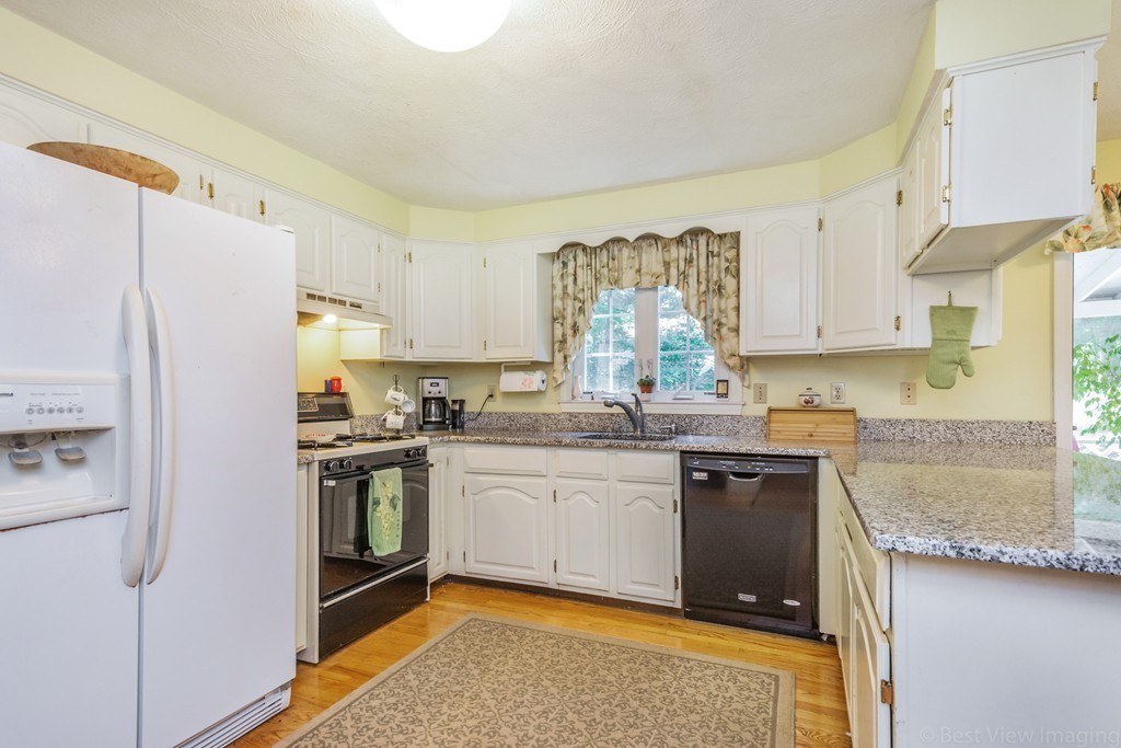 20 Grist Mill Road Acton, MA 01720 - Photo 3 of 30 Gallery Image 3