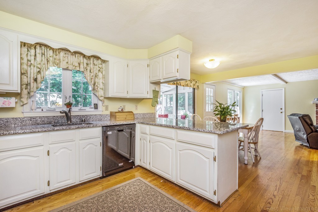20 Grist Mill Road Acton, MA 01720 - Photo 4 of 30 Gallery Image 4