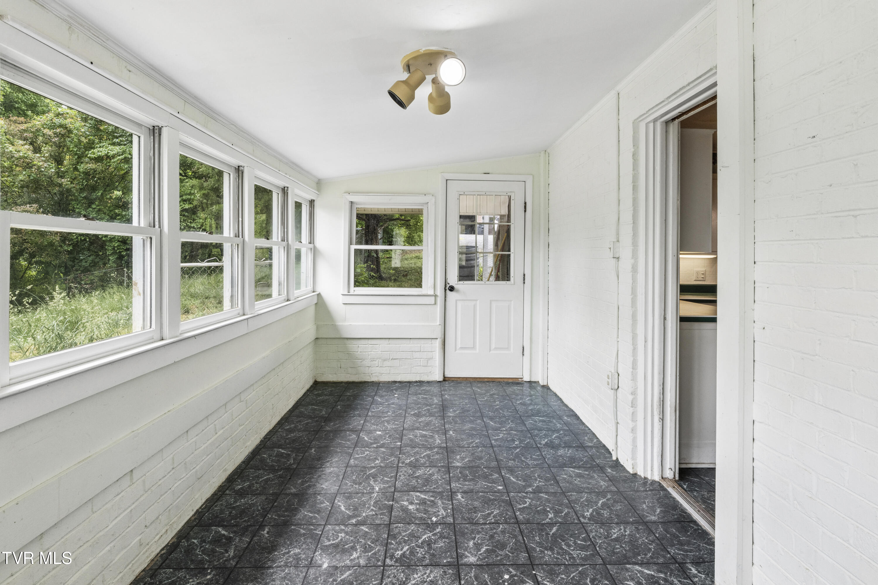 1104 Lebanon Road Kingsport, TN 37663 - Photo 22 of 108 22
