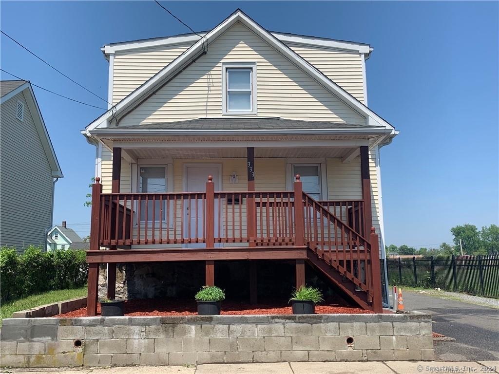 Picture was prior to having tenant.