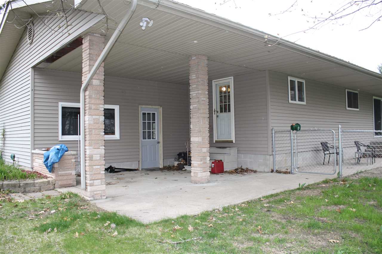 5100 North Shore Road Pinconning, MI 48650 - Photo 4 of 12
