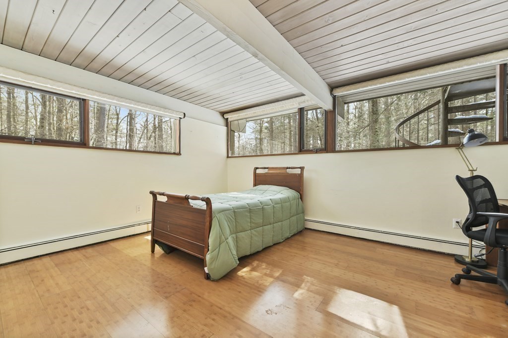87 Wolf Rock Road Carlisle, MA 01741 - Photo 21 of 28 a living room with furniture