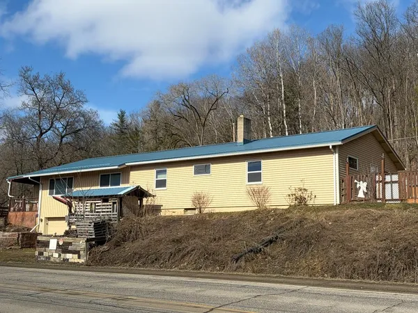 a view front of house with a yard