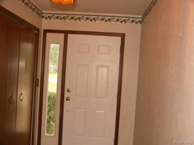 3820 State Road Fort Gratiot, MI 48059 - Photo 16 of 25 foyer
