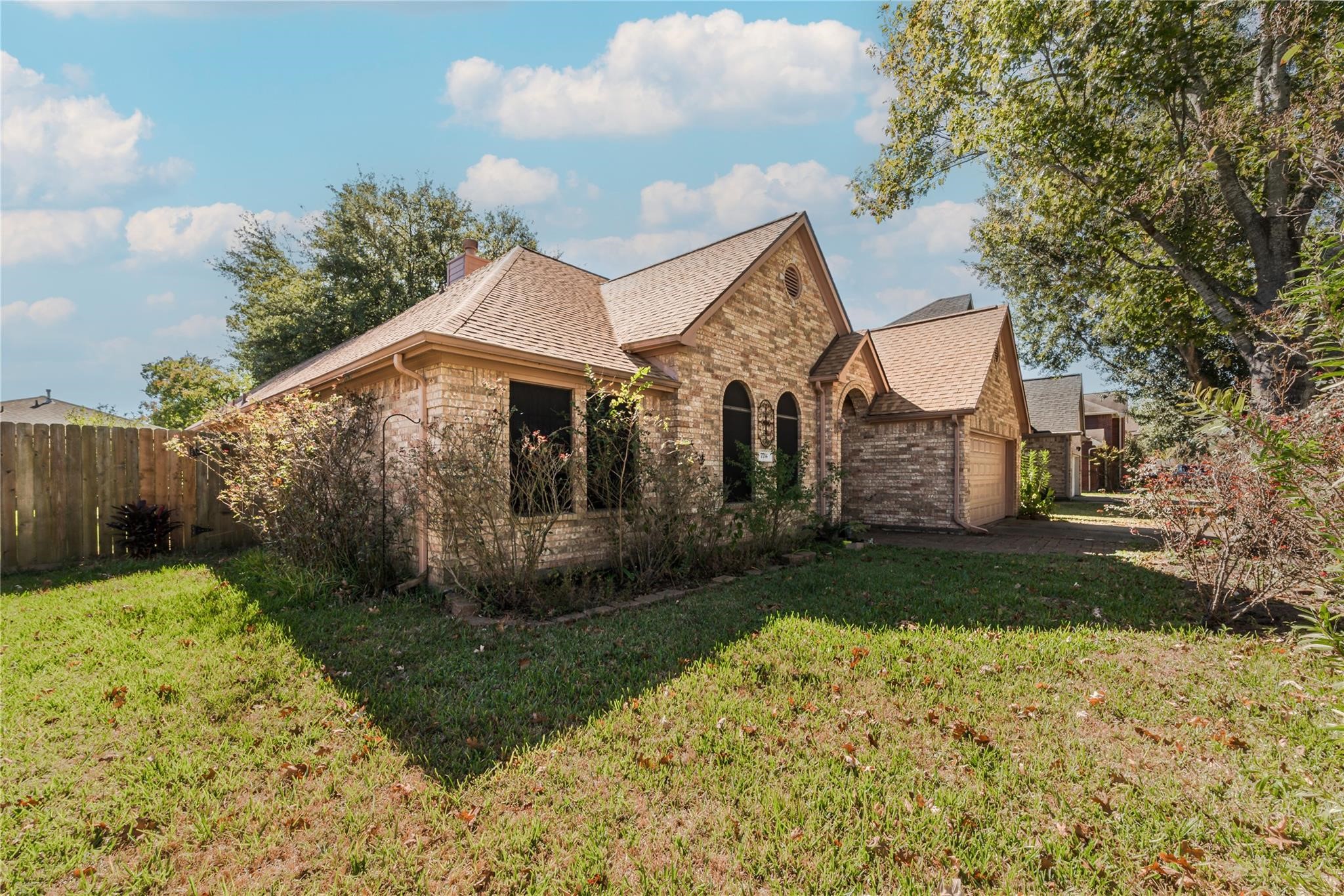 7714 Broken Arrow Street Baytown, TX 77521 - Photo 2 of 31
