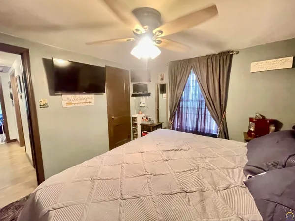 $199,500 | 525 Northeast Freeman Avenue, Topeka, KS 66616