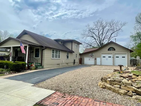 $199,500 | 525 Northeast Freeman Avenue, Topeka, KS 66616