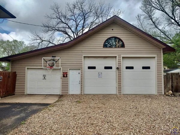 $199,500 | 525 Northeast Freeman Avenue, Topeka, KS 66616