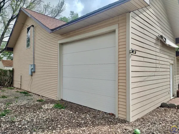 $199,500 | 525 Northeast Freeman Avenue, Topeka, KS 66616