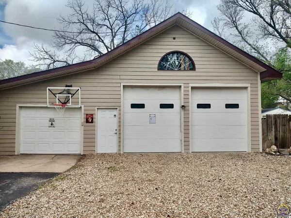 $199,500 | 525 Northeast Freeman Avenue, Topeka, KS 66616