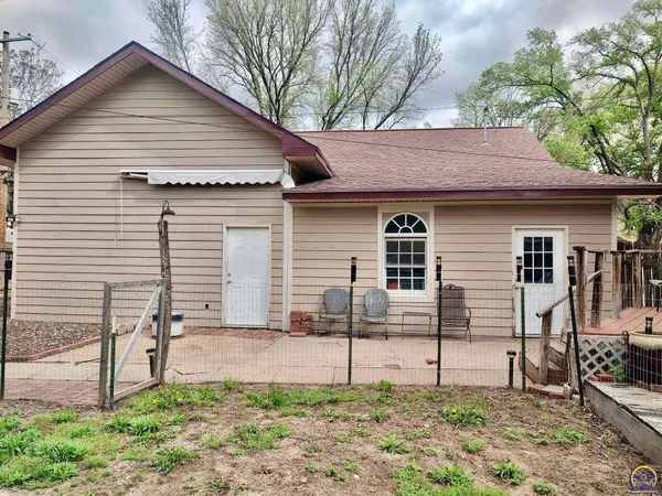 $199,500 | 525 Northeast Freeman Avenue, Topeka, KS 66616