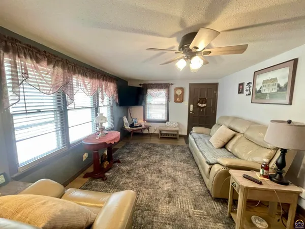 $199,500 | 525 Northeast Freeman Avenue, Topeka, KS 66616