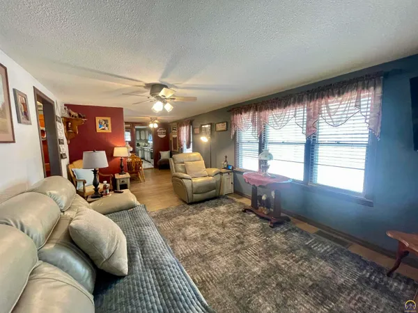 $199,500 | 525 Northeast Freeman Avenue, Topeka, KS 66616