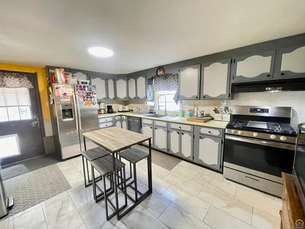 $199,500 | 525 Northeast Freeman Avenue, Topeka, KS 66616