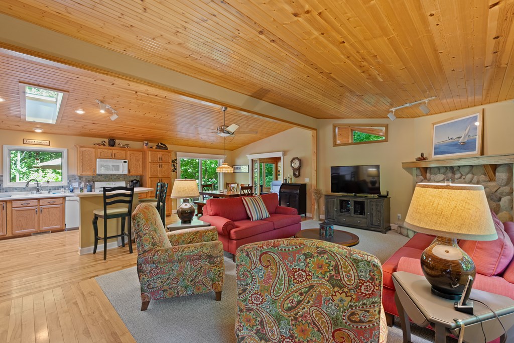 7635 Point Beach Road Egg Harbor, WI 54209 - Photo 13 of 48 Gallery Image 13