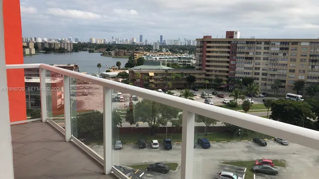 $2,125 | 1351 Northeast Miami Gardens Drive, Unit 915E, Miami, FL 33179