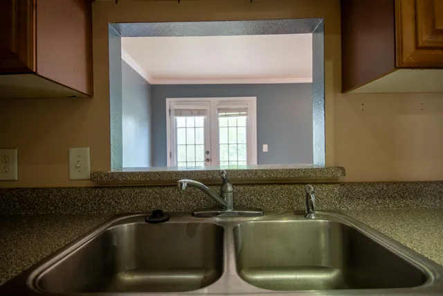 a close view of sink and tap