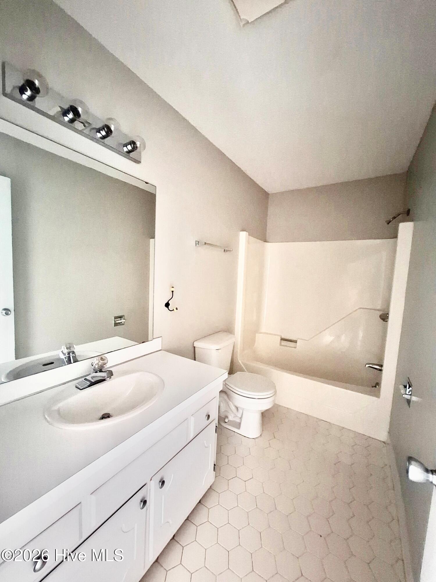 1849 Quail Ridge Road, Unit E Greenville, NC 27858 - Photo 6 of 14 Quail Ridge Road 1849 E (6)