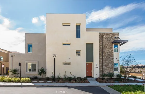 $1,030,000 | 27533 North Golden Currant Place, Valencia, CA 91381