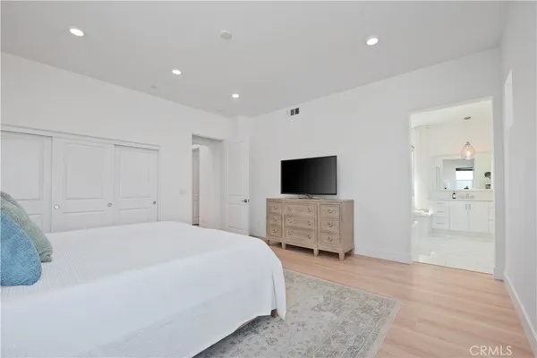$1,030,000 | 27533 North Golden Currant Place, Valencia, CA 91381