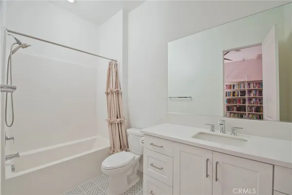 $1,030,000 | 27533 North Golden Currant Place, Valencia, CA 91381