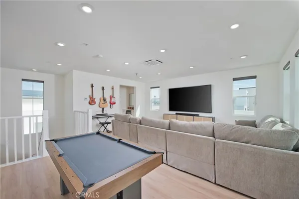 $1,030,000 | 27533 North Golden Currant Place, Valencia, CA 91381