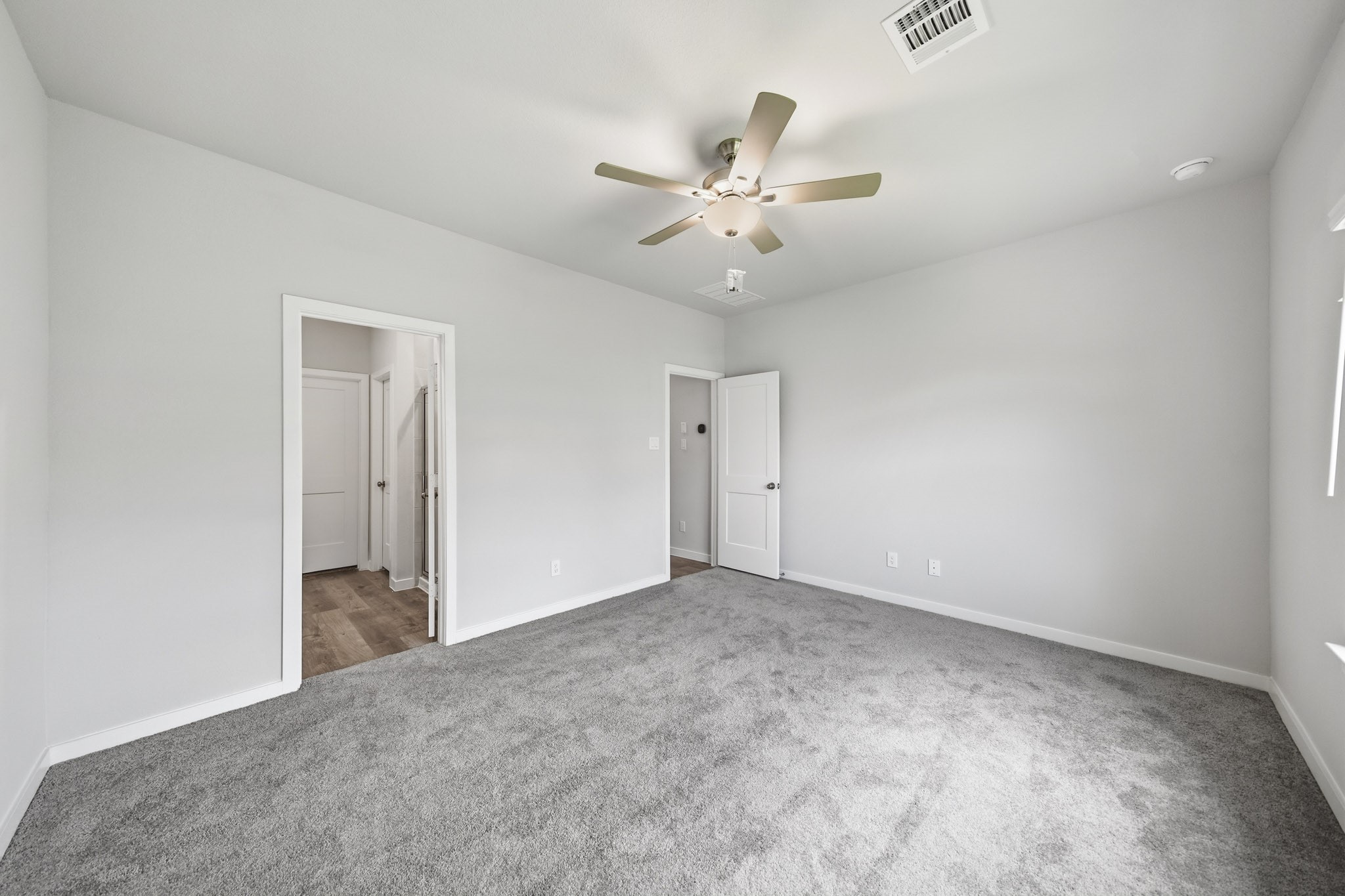 302 Amy Street Angleton, TX 77515 - Photo 14 of 28 Gallery Image 14