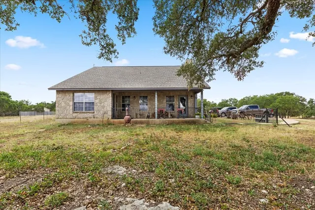 $749,500 | 300 Logans Way, Blanco, TX 78606