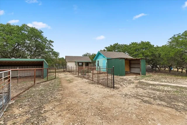 $749,500 | 300 Logans Way, Blanco, TX 78606