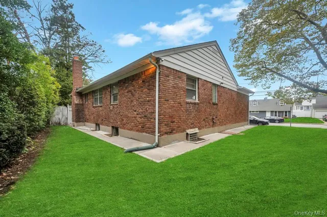 $759,999 | 51 Stevenson Road, Hewlett, NY 11557