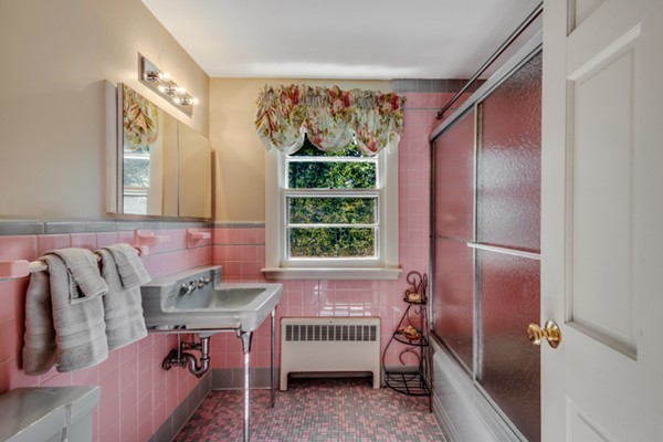 23 Ginn Road Winchester, MA 01890 - Photo 19 of 27 Gallery Image 19
