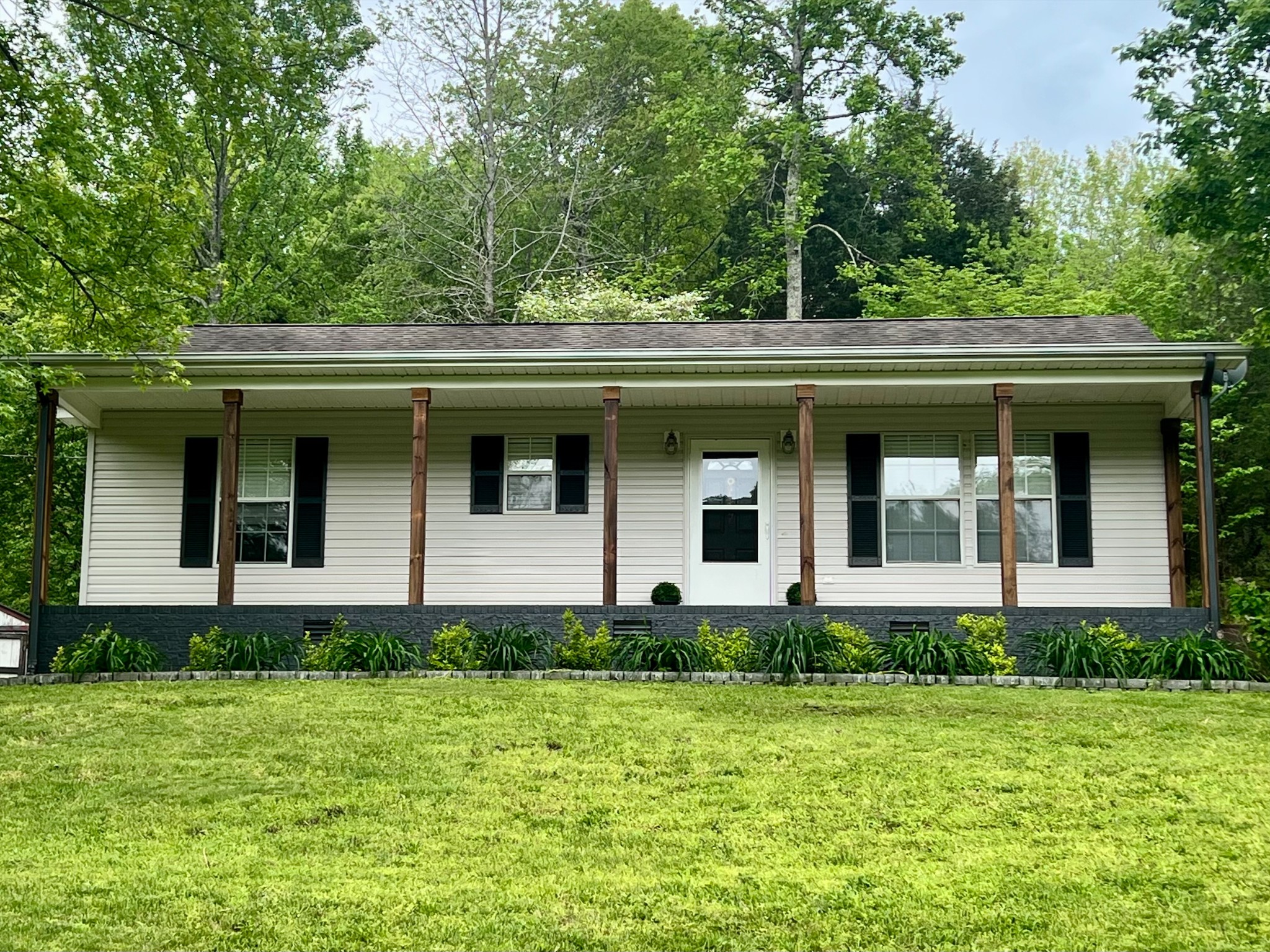 831 Harris Road Dickson, TN 37055 - Photo 1 of 24 Gallery Image 1