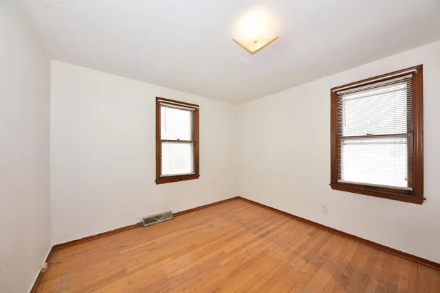 $165,000 | 4720 West Montrose Avenue, Milwaukee, WI 53219