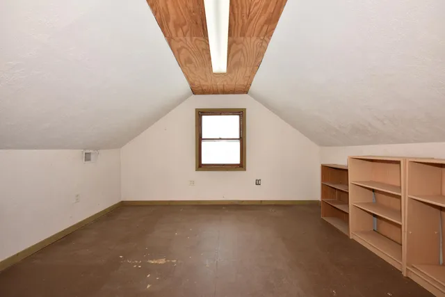 $165,000 | 4720 West Montrose Avenue, Milwaukee, WI 53219