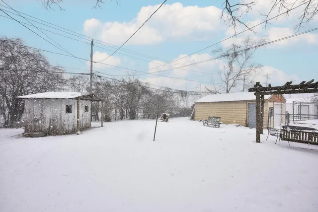 $165,000 | 4720 West Montrose Avenue, Milwaukee, WI 53219