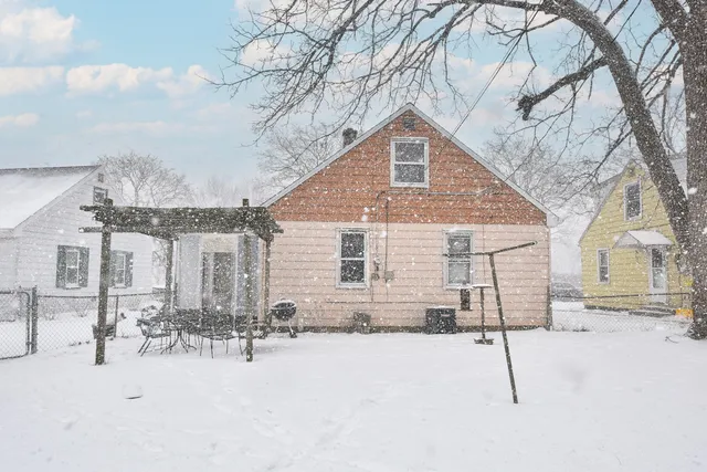 $165,000 | 4720 West Montrose Avenue, Milwaukee, WI 53219