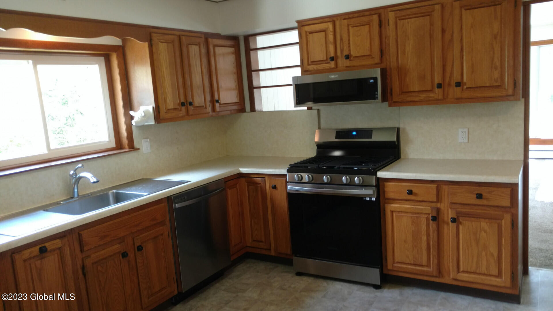 259 Vley Road Scotia, NY 12302 - Photo 8 of 23 259VleyRd_30444_8