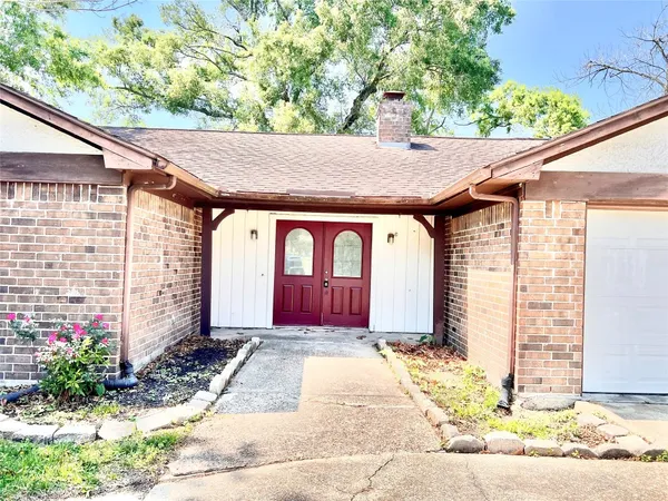 $1,735 | 639 North Starboard Street, Crosby, TX 77532