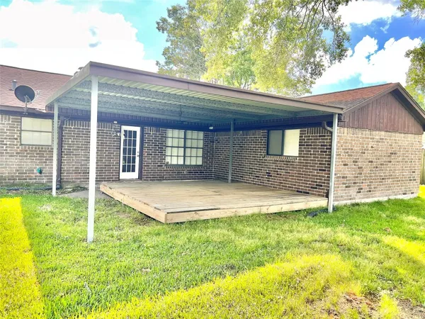 $1,735 | 639 North Starboard Street, Crosby, TX 77532