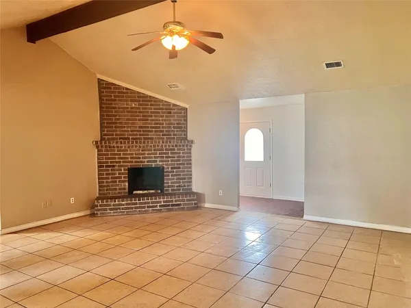 $1,735 | 639 North Starboard Street, Crosby, TX 77532