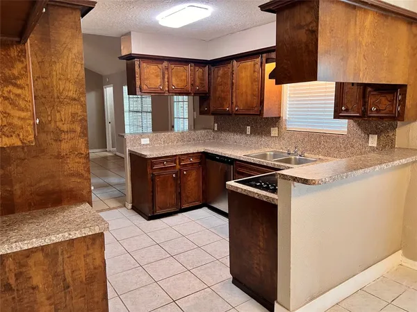 $1,735 | 639 North Starboard Street, Crosby, TX 77532