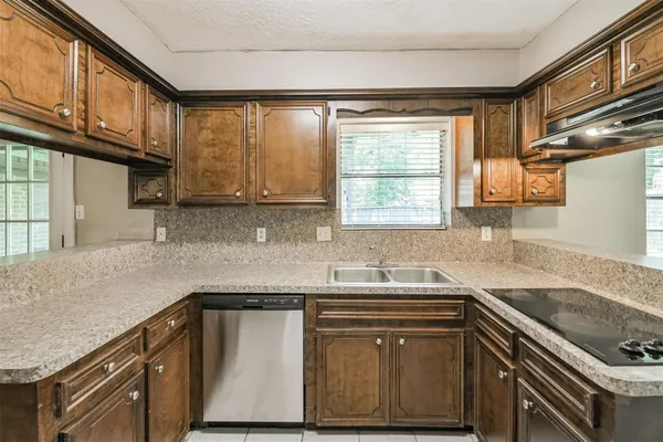 $1,735 | 639 North Starboard Street, Crosby, TX 77532