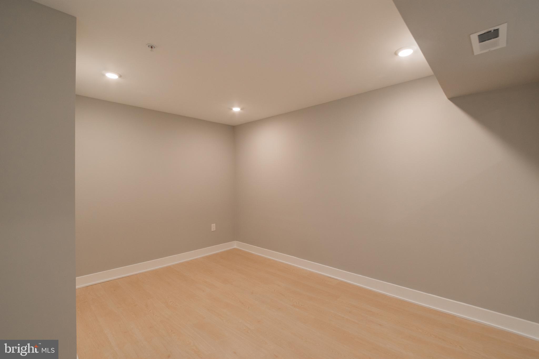 6604 Ridge Avenue, Unit 504 Philadelphia, PA 19128 - Photo 7 of 7 a view of empty room