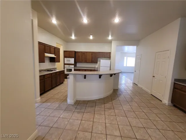 $2,100 | 8240 Aurora Peak Avenue, Las Vegas, NV 89131