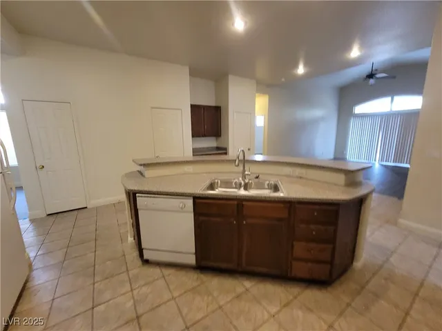 $2,100 | 8240 Aurora Peak Avenue, Las Vegas, NV 89131